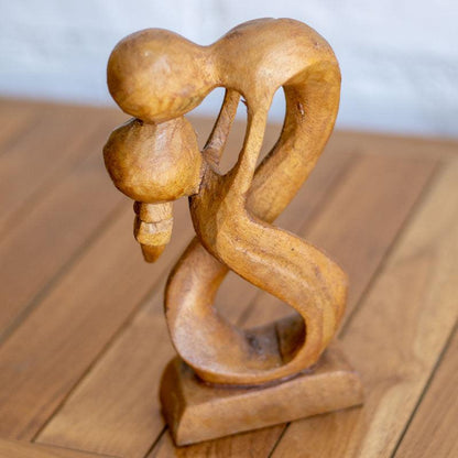 escultura abstrata amor madeira suar coracao casal infinito presente decoracao casa 02