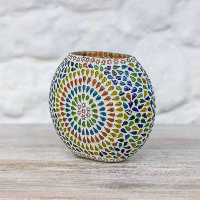 Objeto de decoração e iluminação cênica artesanal importado da Índia.