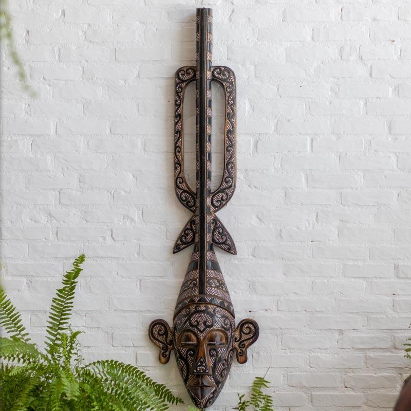 mascara decorativa borneo kuat bali indonesia madeira albizia artesanato cultura tradicao loja artesintonia 01