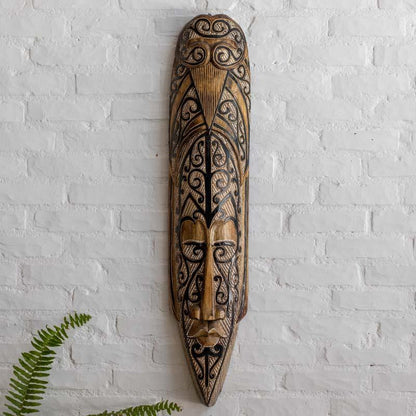 mascara decorativa borneo kuat bali indonesia madeira albizia artesanato cultura tradicao loja artesintonia 01