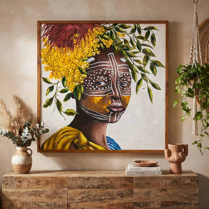 Tela decorativa Mulher Africana de Matheus Pereira e Daniel Silveira com pintura corporal e coroa floral amarela.
