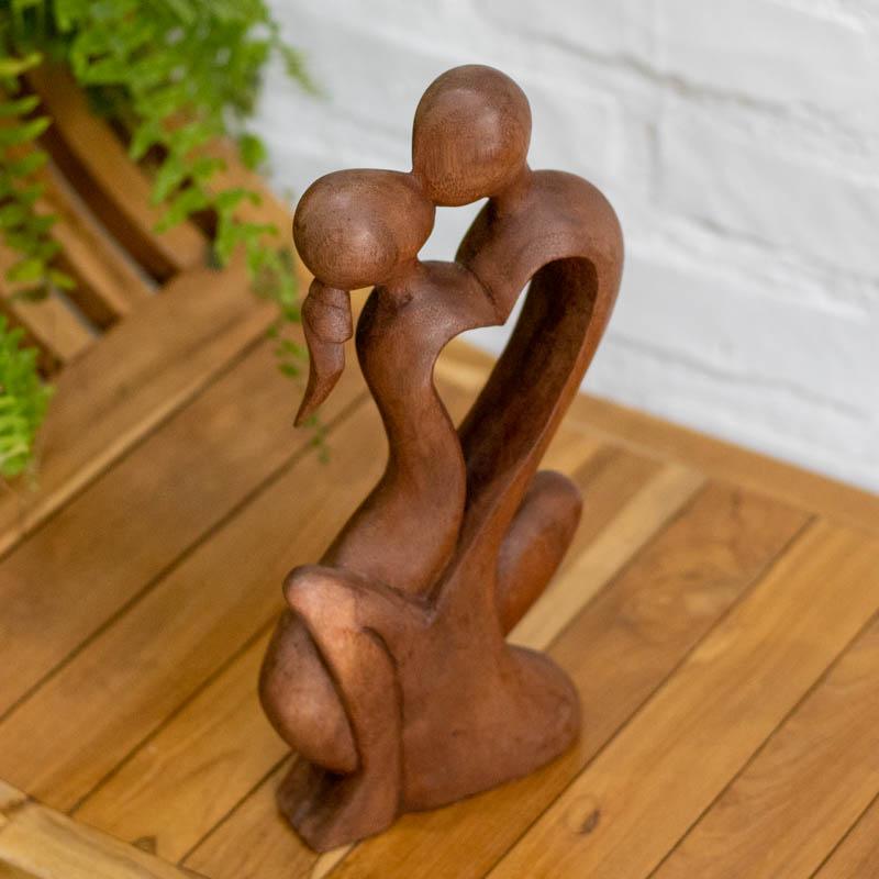 escultura abstrata amor madeira suar coracao casal infinito presente decoracao casa 03