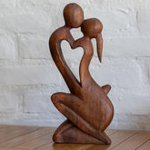 escultura abstrata amor madeira suar coracao casal infinito presente decoracao casa 01
