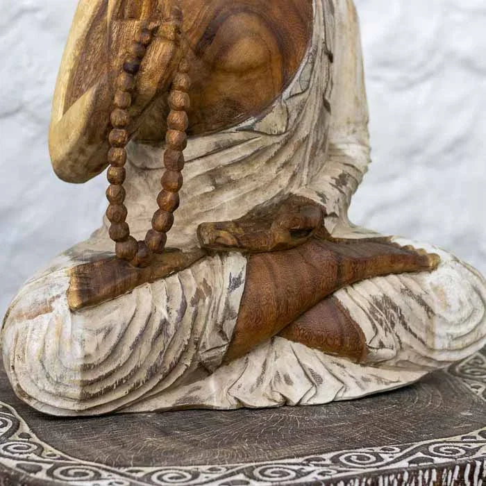 Estátua artesanal de Buddha em meditação para deixar seu lar com um toque de espiritualidade.