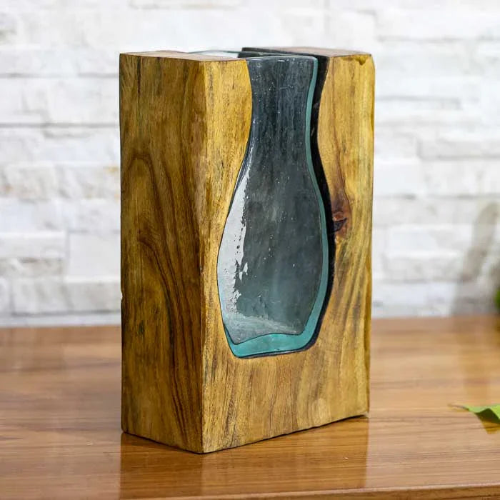 Terrário decorativo feito em Bali com madeira nobre e recipiente de vidro