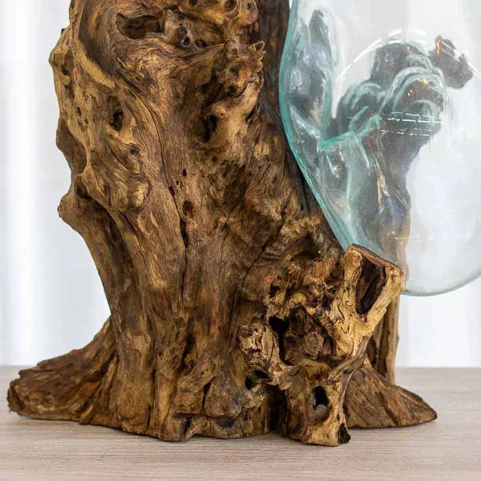 Terrário de design exclusivo da Arte e Sintonia com escultura sacra indonésia em madeira. 