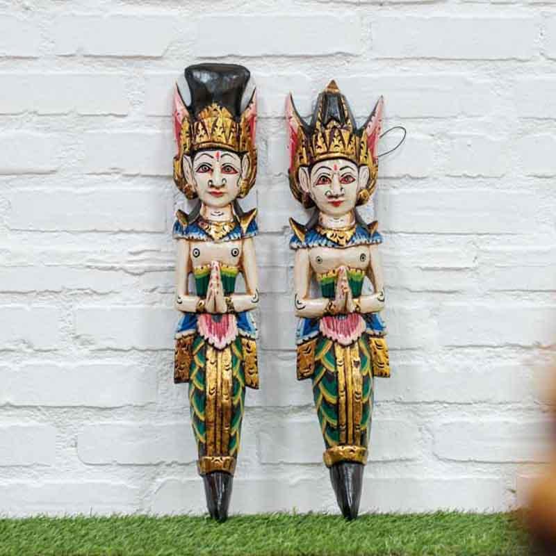 Celebre o amor eterno com o casal Rama e Sita, uma bela obra de arte em madeira artesanal balinesa, inspirada na tradição hindu
