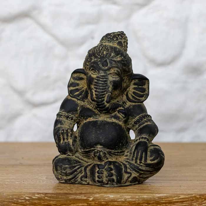 Escultura Ganesh Antik artesanal em fibrocimento feita em Bali.