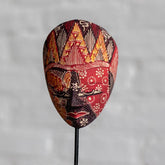 mascara-batik-suporte-artesanal-arte-bali-indonesia-floral-flores-vermelha-rosa-artesintonia-3