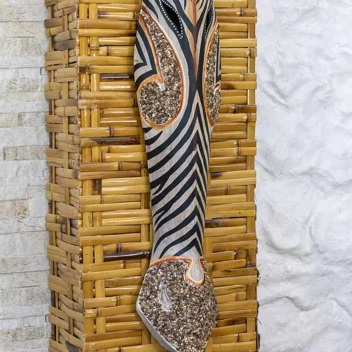 Escultura africana Zebra Face feita à mão por artesãos de Bali. 