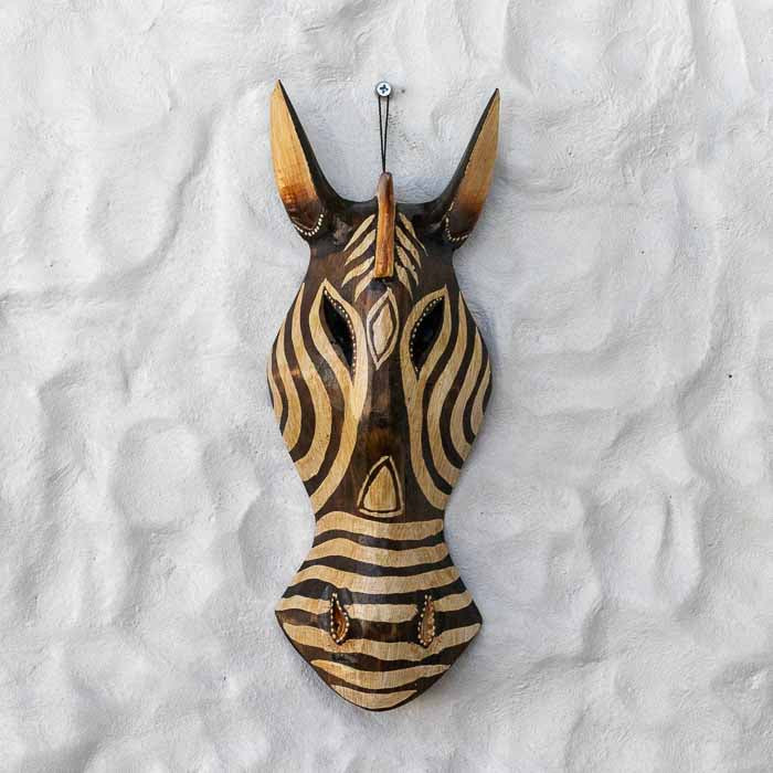 Máscara decorativa africana Zebra Face pequena entalhada em madeira artesanal de Bali. 