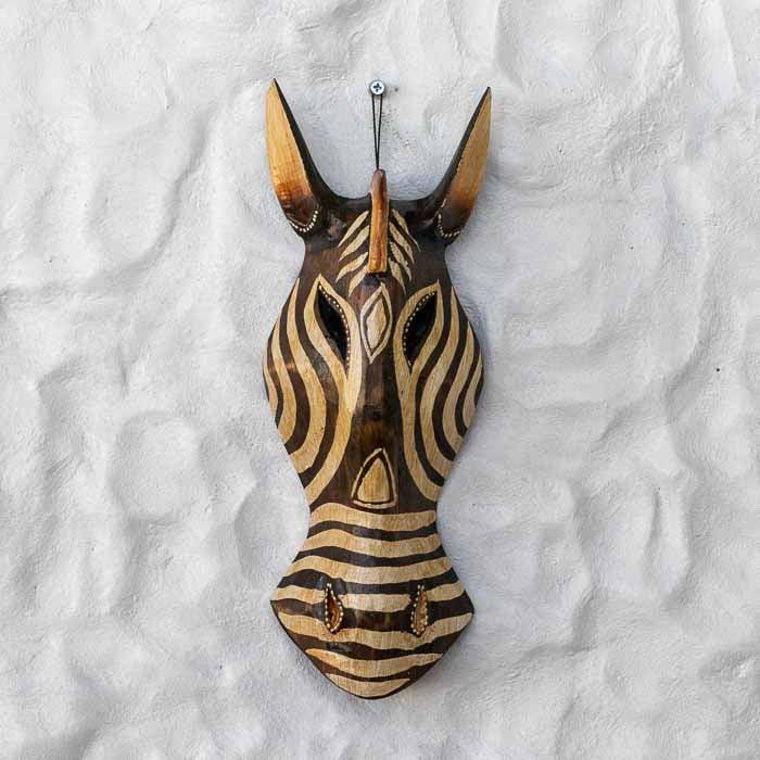 Máscara decorativa africana Zebra Face pequena entalhada em madeira artesanal de Bali. 