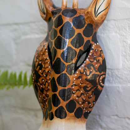 mascara cabeca girafa bali indonesia madeira entalhada decor parede artesintonia 2