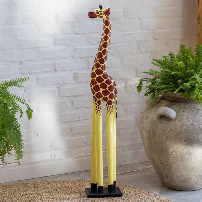 girafa giraffe madeira wood escultura esculpida entalhada entalhe handmade artesão artesanato arte art bali balinês balinesa indonésia