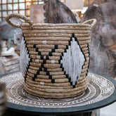 cesto organizador cestaria tramado preto branco seagrass fibra natural boho organização decor bali indonésia