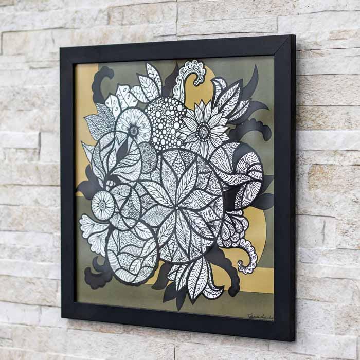 Detalhe do quadro floral modelo Florear Preto e Branco sustentável. 