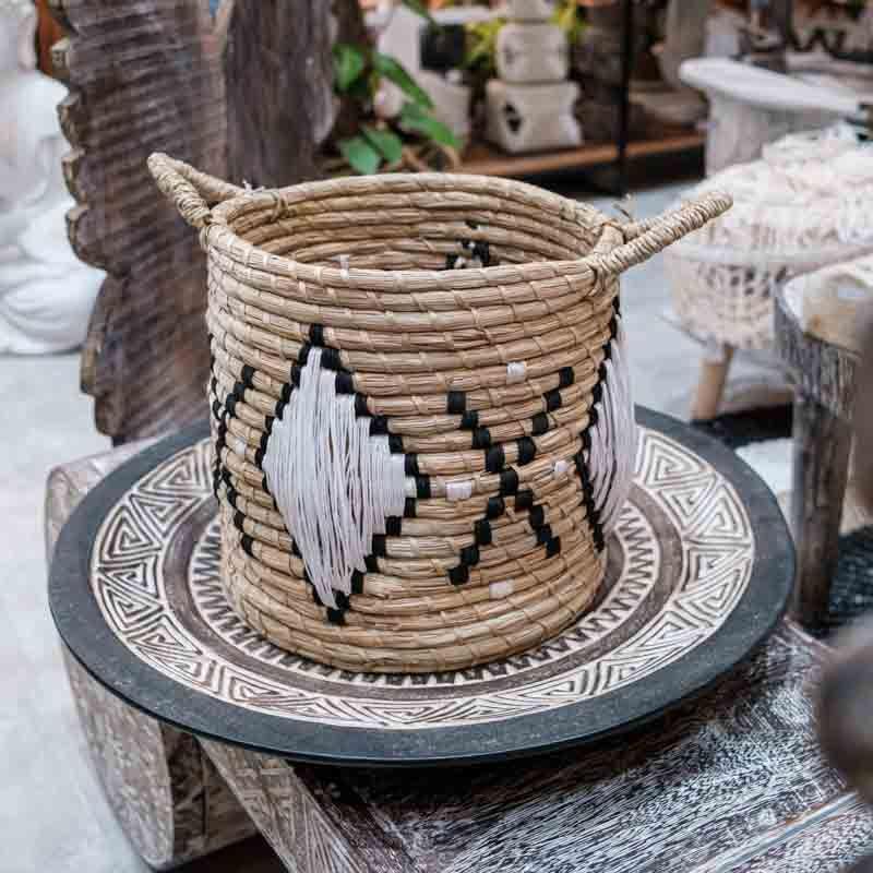 cesto organizador cestaria tramado preto branco seagrass fibra natural boho organização decor bali indonésia