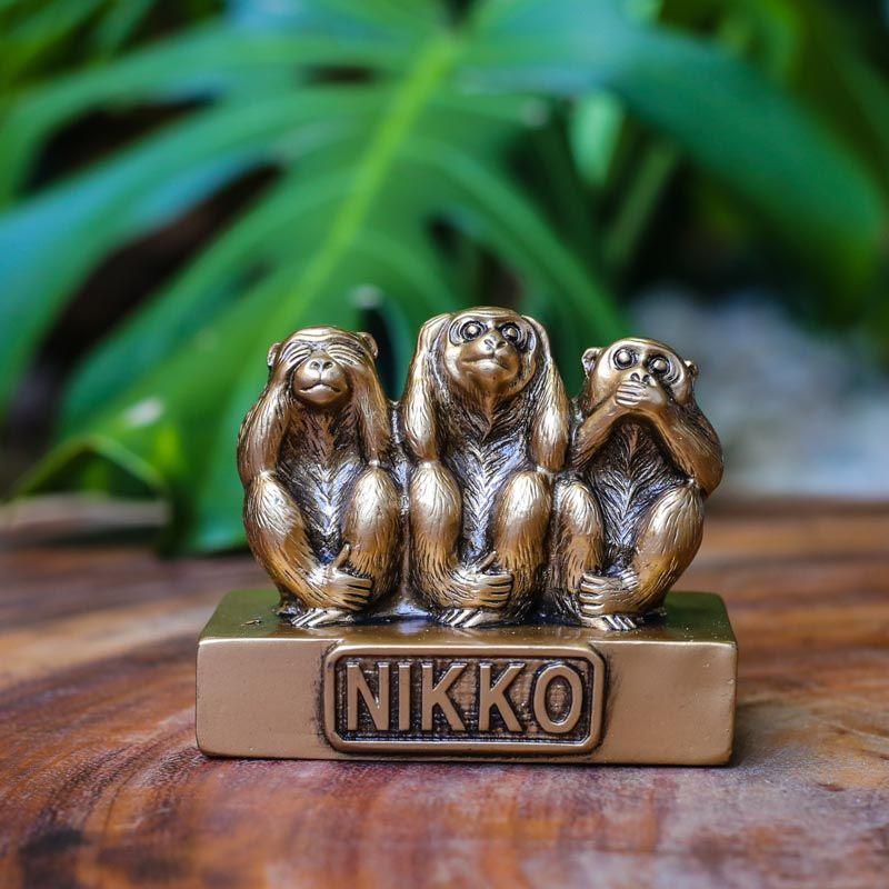 escultura esculturas trio macaco macacos justiça ouvir falar ver resina dourada dourado golden china importado artesanato arte handmade