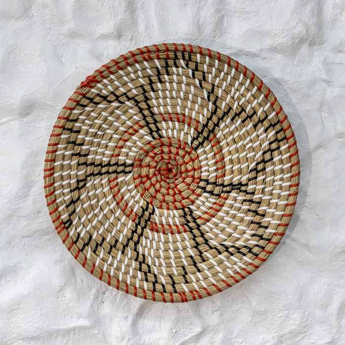 Cestaria Cam artesanal de parede em rattan natural feita no Vietnã.