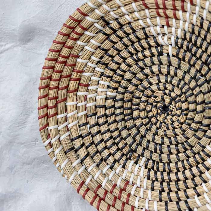 Cestaria vietnamita Lan em rattan natural clara feita à mão.