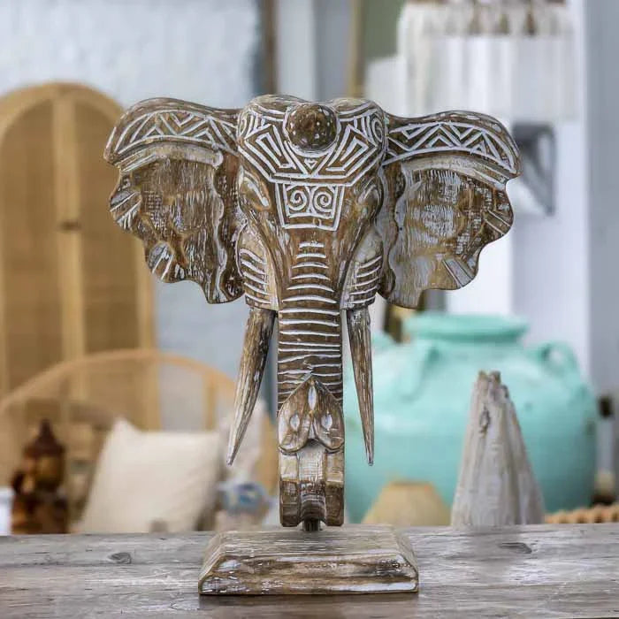 Escultura Cabeça de Elefante Tribal entalhada em madeira artesanal.