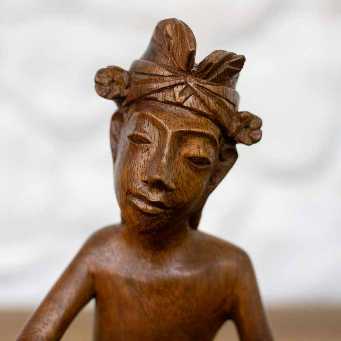 Estatueta música balinês feito à mão em madeira crocodile de Bali representando a harmonia, a cultura e a arte musical 