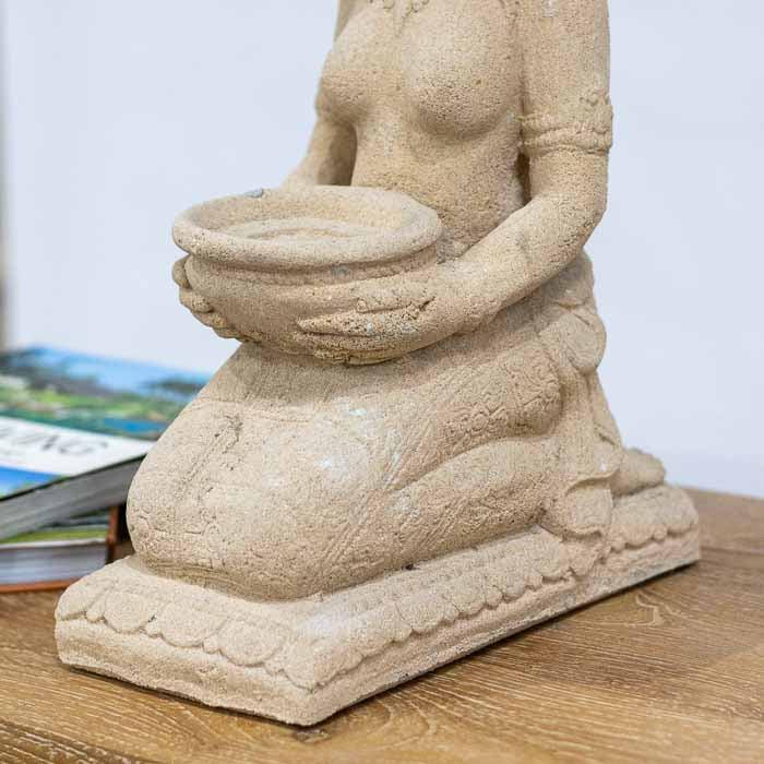 Deusa da Fertilidade, com 43cm de altura, ideal para mesas ou aparadores. 