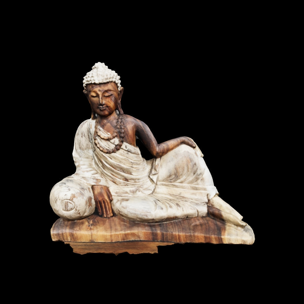 Escultura artesanal de Buddha relaxando com manto pátina. 
