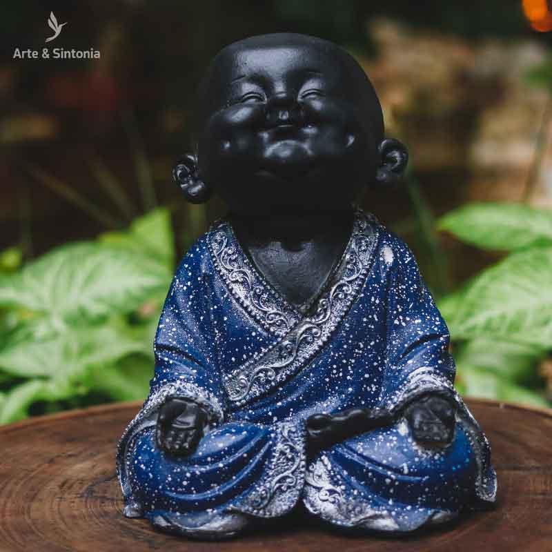 escultura-monge-gordinho-roupa-azul-estelar-home-decor-decorativa-decoracao-zen-budista-budismo-mystic-zen-artesintonia-2