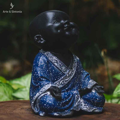 escultura-monge-gordinho-roupa-azul-estelar-home-decor-decorativa-decoracao-zen-budista-budismo-mystic-zen-artesintonia-4