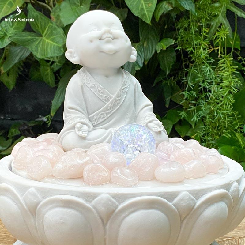 fonte fountain buddha water agua decoracao fengshui garden jardim monge budista budinha sorrindo sorridente decoracao cristais quartzo rosa artesintonia 6