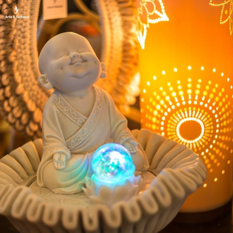 fonte-sanfonada-monge-gordinho-sorridente-home-decor-decorativo-decoracao-zen-budista-budismo-garden-artesintonia-2