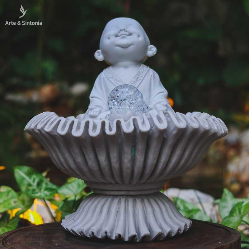 fonte-sanfonada-monge-gordinho-sorridente-home-decor-decorativo-decoracao-zen-budista-budismo-garden-artesintonia-7