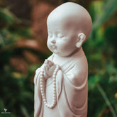 monge escultura em pe oracao orando praying decoracao decorativo zen marmorite esculpida home decor divindades artesintonia 3