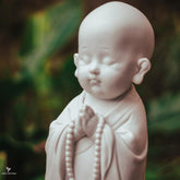 monge escultura em pe oracao orando praying decoracao decorativo zen marmorite esculpida home decor divindades artesintonia  4