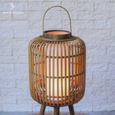luminaria abajur de chao canto sala decoracao luminaria iluminacao natural fibras naturais decoracao casa artesintonia madeira bambu bamboo 2