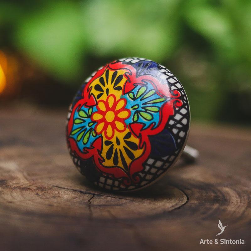 puxador-flor-floral-arabesco-colorido-formas-home-decor-decoracao-moveis-movel-ceramica-artesintonia-decoracao-interna-porta-gaveta-indiano-pintado-mão