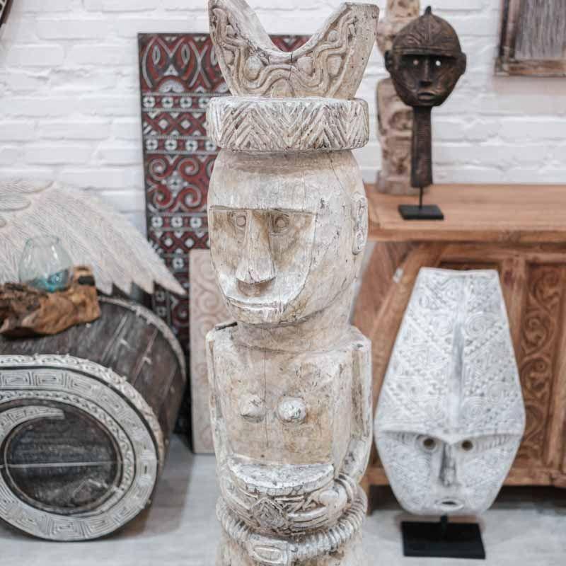 estátua madeira entalhada primitiva timor ancestral balinesa indonésia arte decor wood carved primitive loja online artesintonia