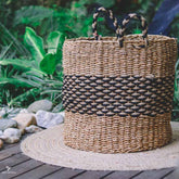 cesto cestaria fibra natural cilindro redondo alça preto artesanal decorativo boho chic home decor versatilidade artesintonia 2