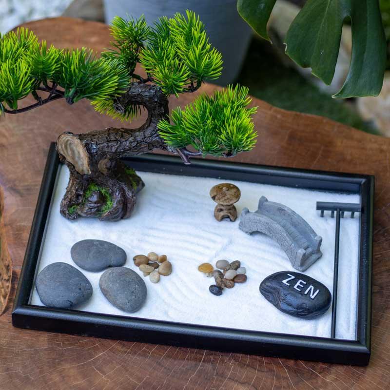 Encontre equilíbrio e harmonia em sua casa com o Enfeite Jardim Japonês Zen. Adquira agora mesmo e crie um espaço de paz.