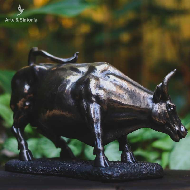 escultura estatua touro wall street resina verenose design decorativo home decor decoração animais decorativos artesintonia bull street miniatura