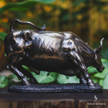 escultura estatua touro wall street resina verenose design decorativo home decor decoração animais decorativos artesintonia bull street miniatura