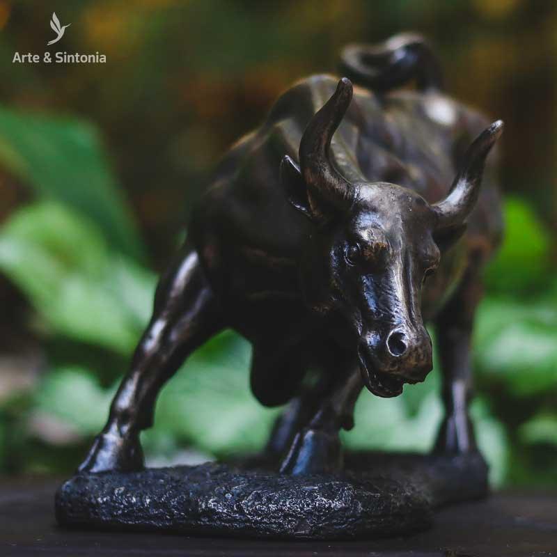 escultura estatua touro wall street resina verenose design decorativo home decor decoração animais decorativos artesintonia bull street miniatura