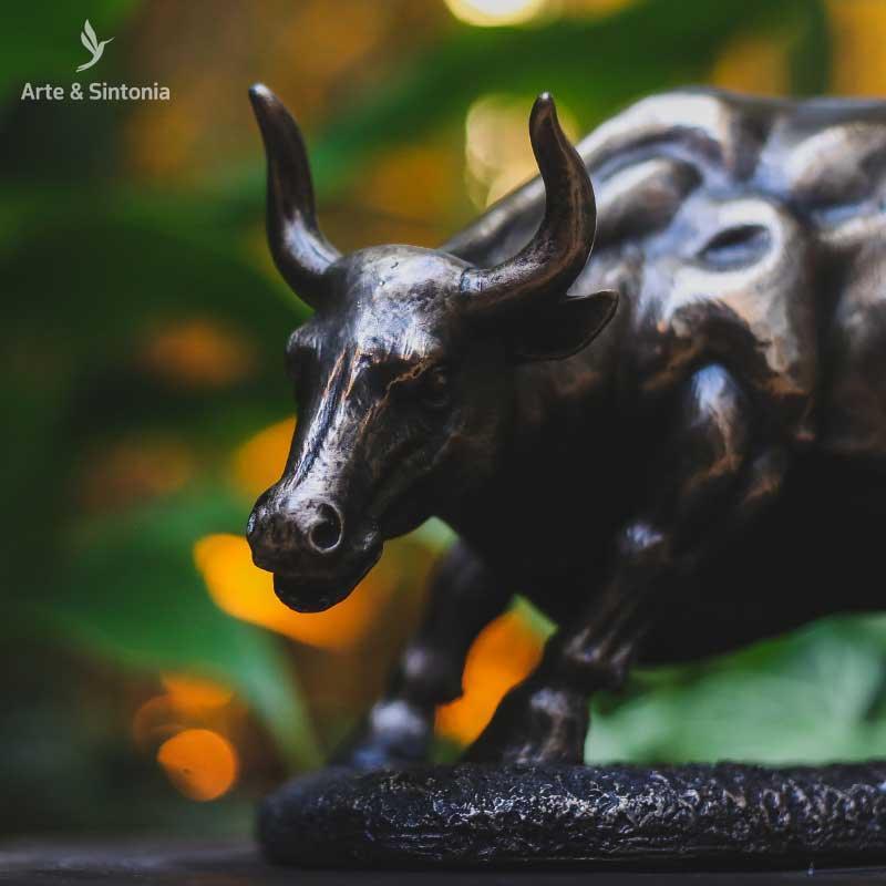 escultura estatua touro wall street resina verenose design decorativo home decor decoração animais decorativos artesintonia bull street miniatura