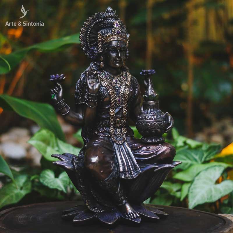 escultura deusa divindade lakshmi sentada trono home decor decoracao zen hindu hinduismo decorativo resina Veronese design artesintonia indiana prosperidade riqueza 