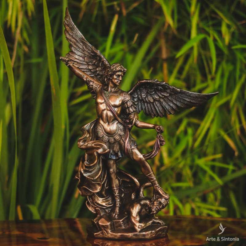 saint-michael-archangel-bronze-statue-escultura-decorativa-miguel-arcanjo-veronese-design