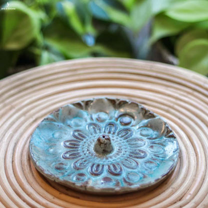 incensario artesanal ceramica azul claro mandala circulos artesanatos atelie da vila artesintonia 3