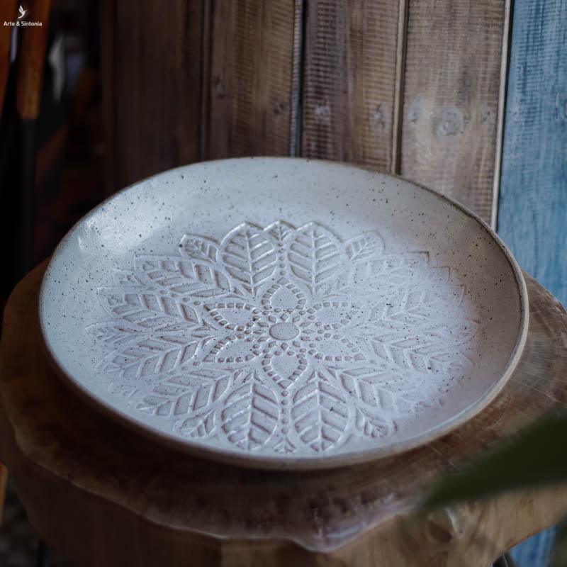prato ceramica artesanal branco mandala white folhas leafs home decor atelie da vila artesintonia 1