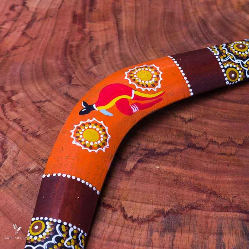 handmade bali crafted painted wooden boomerang bumerangue madeira pintura colorida balinesa pontilhismo canguru