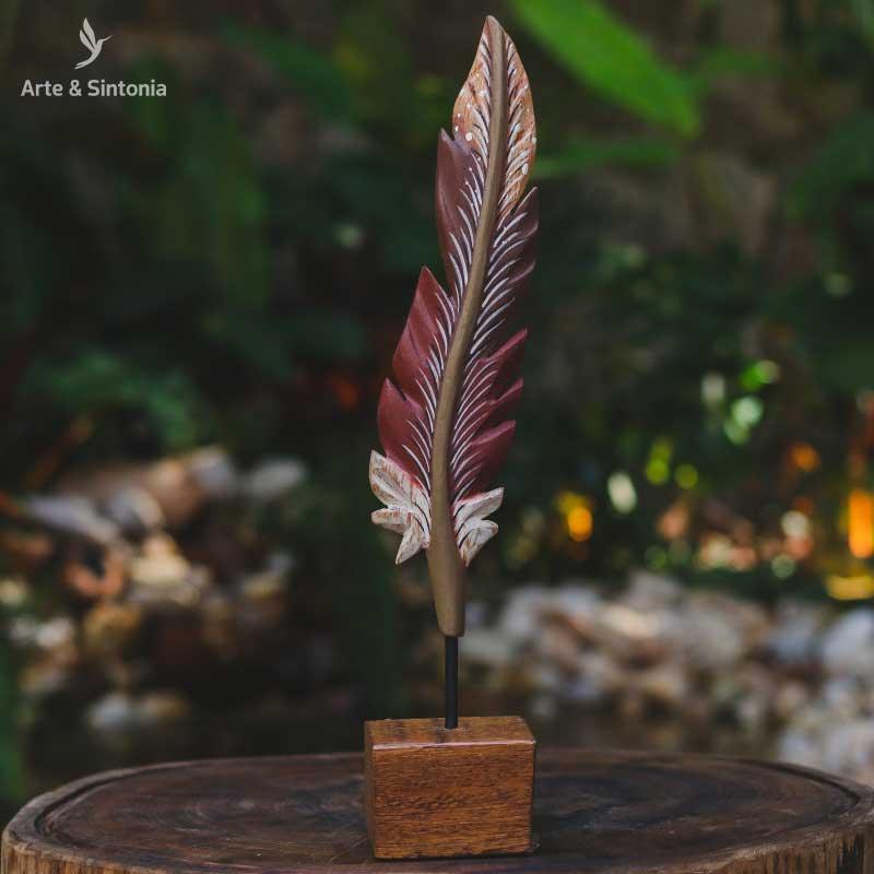 escultura de pena entalhada na madeira decoracao casa boho artesintonia artesanatos brasileiros minas gerais curral 4